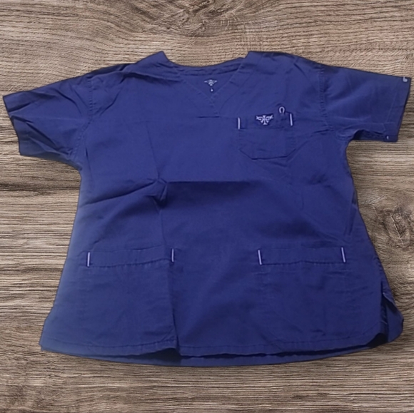 WOMEN'S MED COUTURE SCRUB SHIRT - Picture 1 of 4